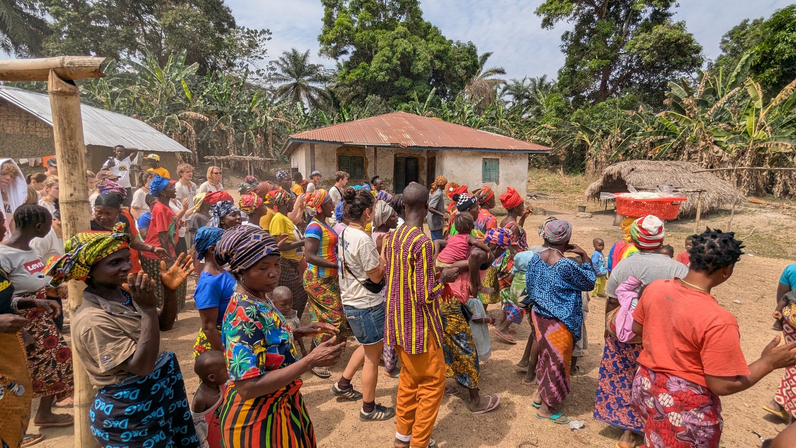 Teilnehmende der Bildungsreise in Sierra Leone